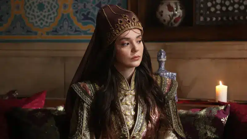 Gülbahar Hatun comforts Sultan Mehmed during a tense moment in Episode 51.